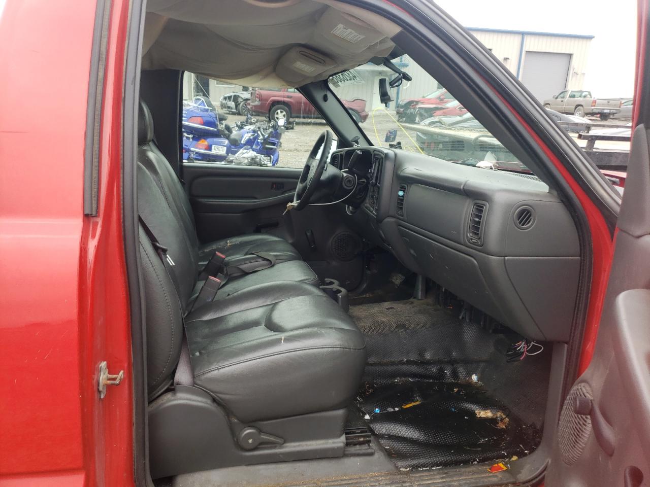Photo 5 from auction – 2006 CHEVROLET SILVERADO with VIN 1GCEC14V36Z135146