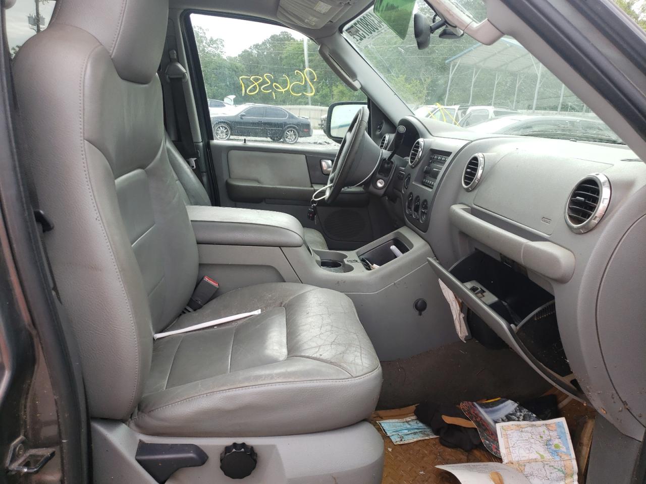 Photo 5 from auction – 2004 FORD EXPEDITION with VIN 1FMPU16L64LA46202