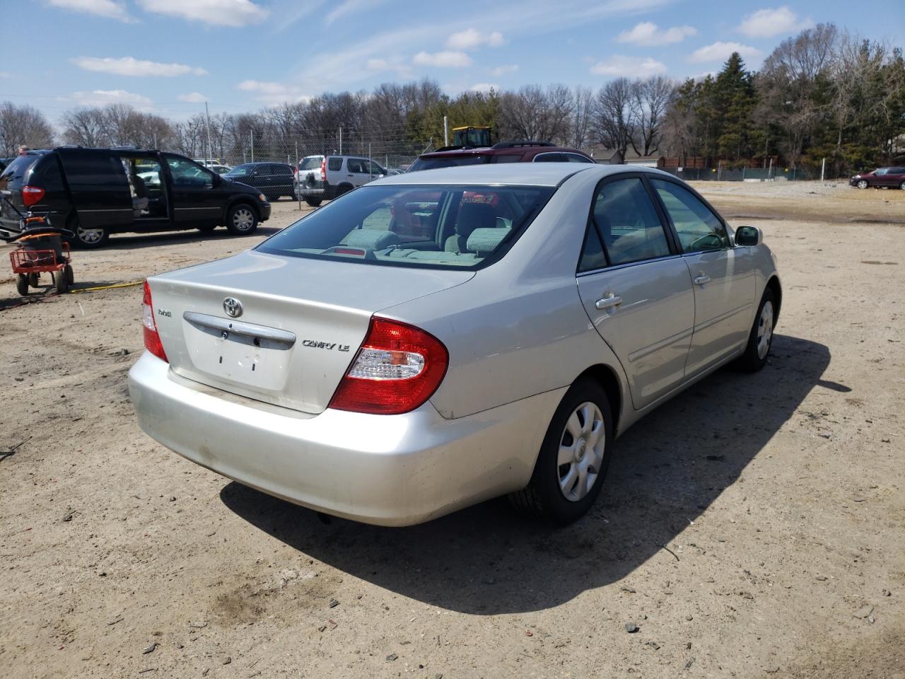 Photo 4 from auction – 2003 TOYOTA CAMRY LE with VIN 4T1BE32K53U156697