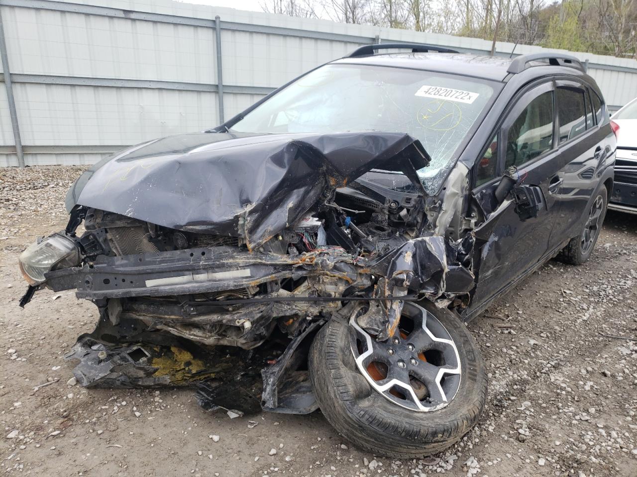 Photo 2 from auction – 2014 SUBARU XV CROSSTR with VIN JF2GPACC2E8283002