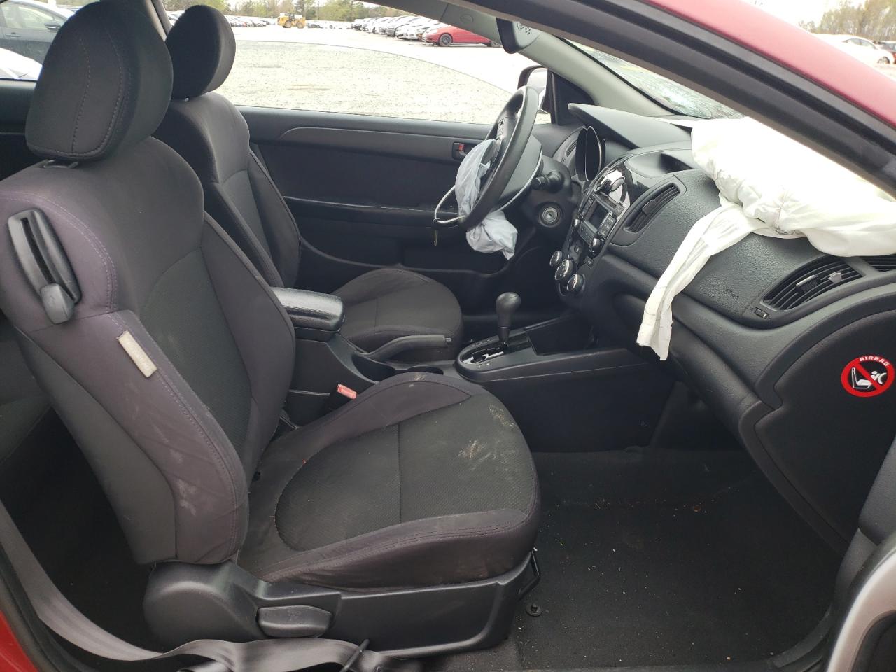 Photo 5 from auction – 2010 KIA FORTE EX with VIN KNAFU6A2XA5149955