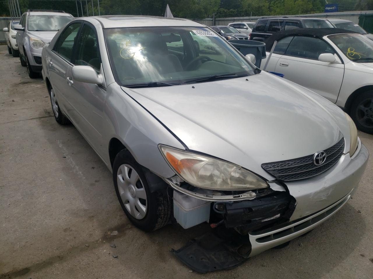 TOYOTA CAMRY LE 2004 with VIN 4T1BE32K74U905940 - Photo from auction