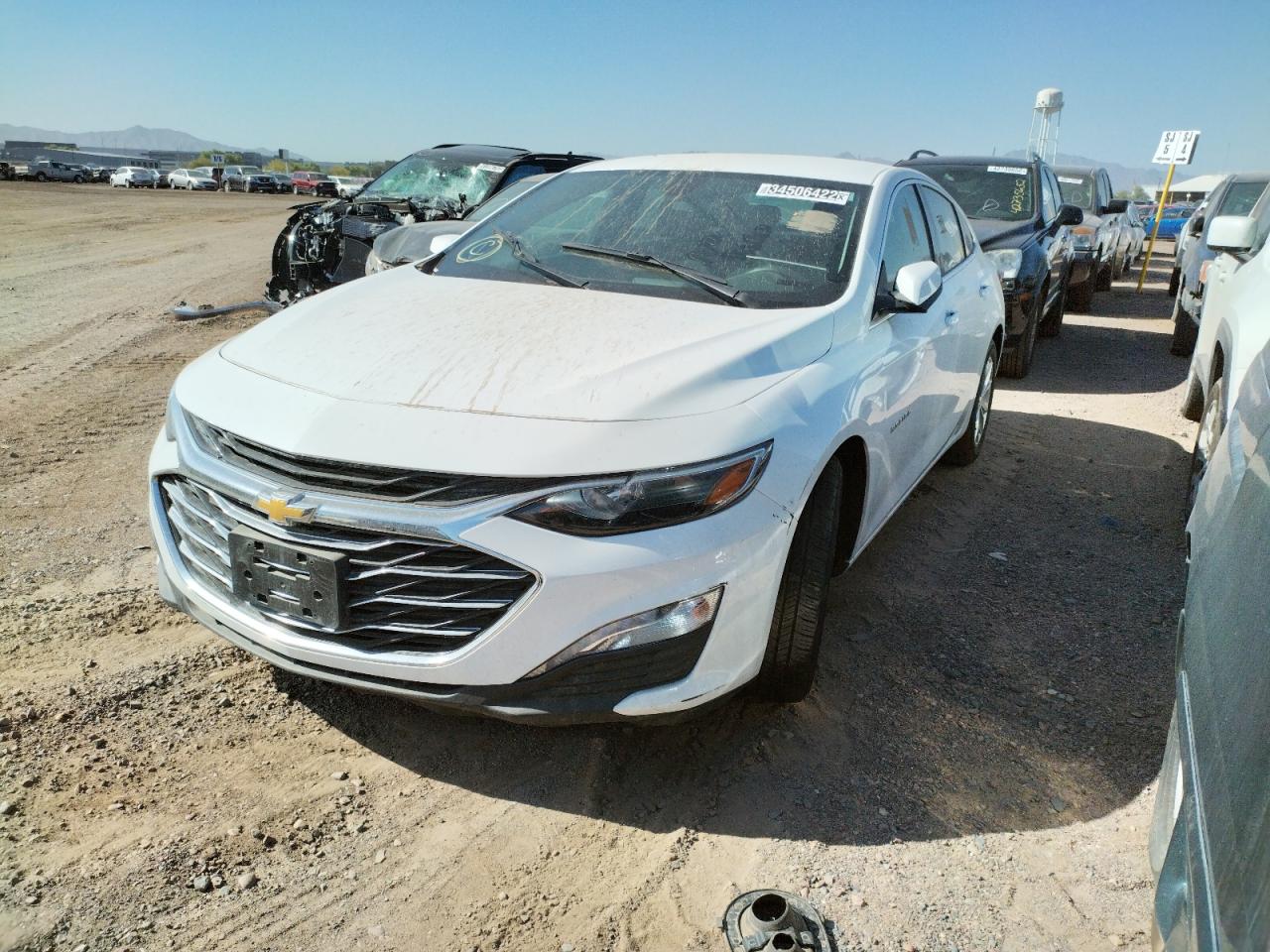 Photo 2 from auction – 2020 CHEVROLET MALIBU LT with VIN 1G1ZD5ST2LF100255