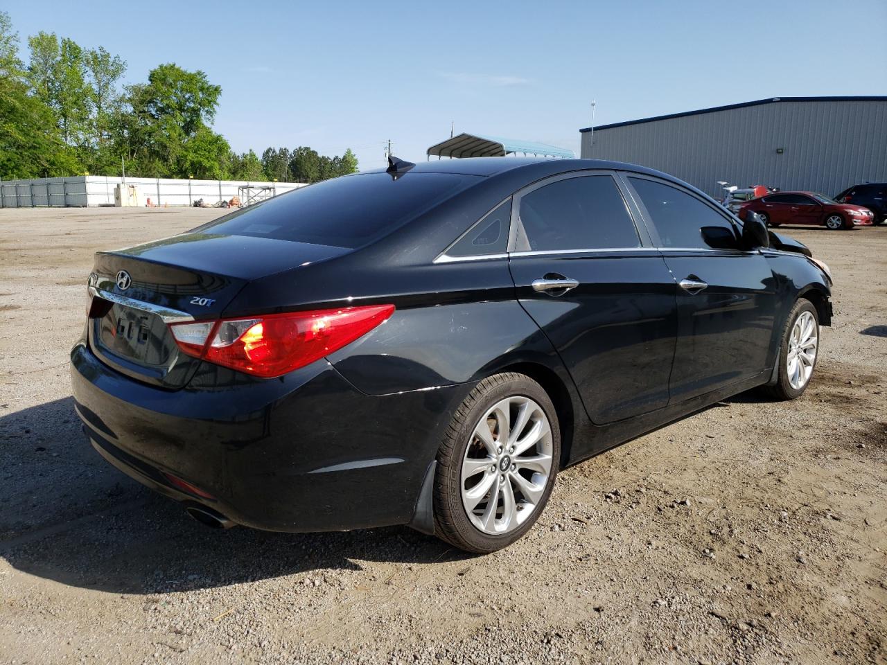 Photo 4 from auction – 2013 HYUNDAI SONATA SE with VIN 5NPEC4AB8DH785090