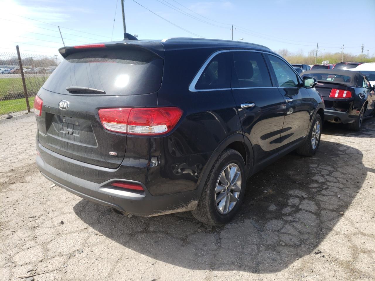 Photo 4 from auction – 2016 KIA SORENTO LX with VIN 5XYPGDA32GG016411
