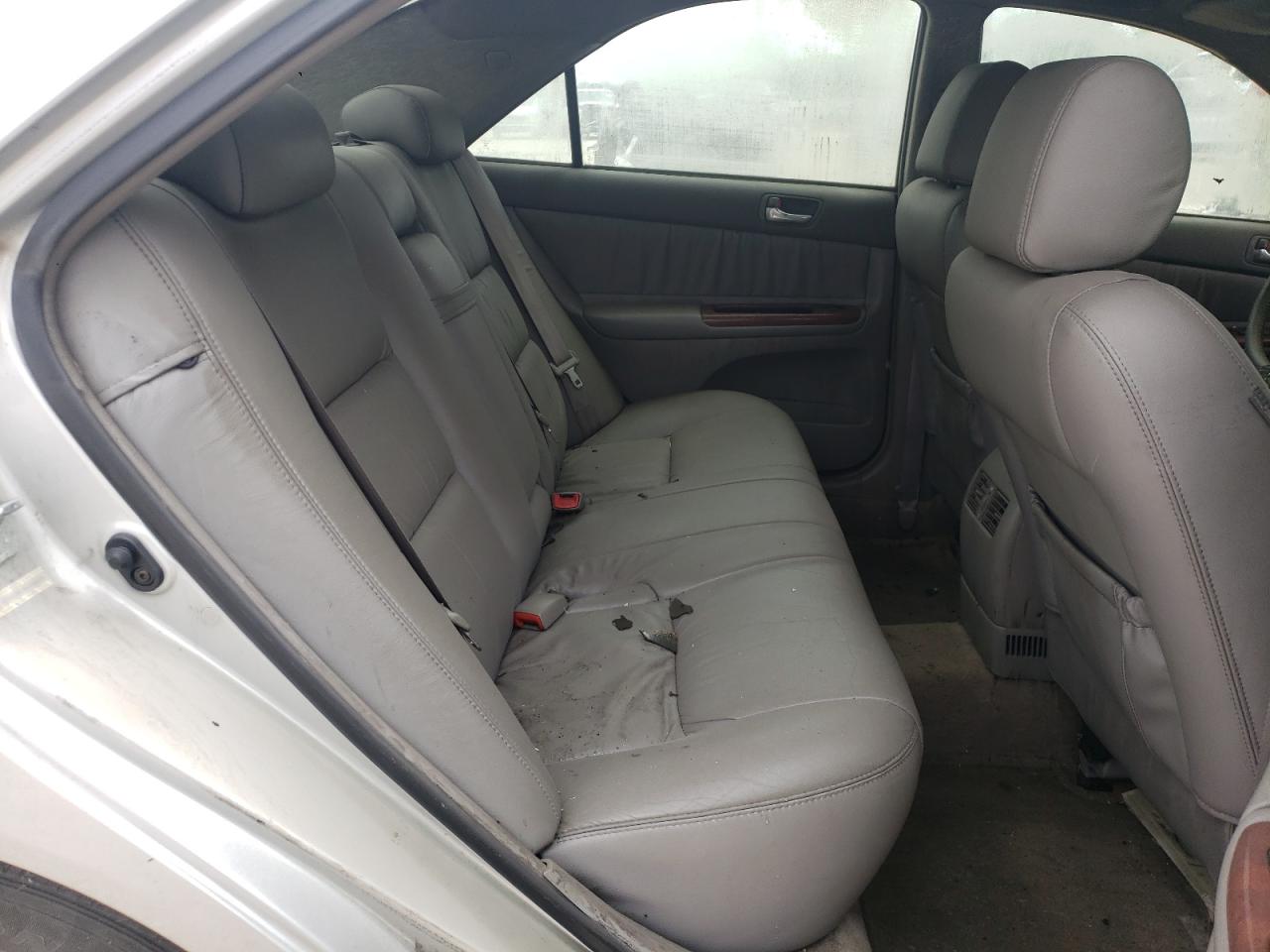 Photo 6 from auction – 2004 TOYOTA CAMRY LE with VIN 4T1BE30K74U284024