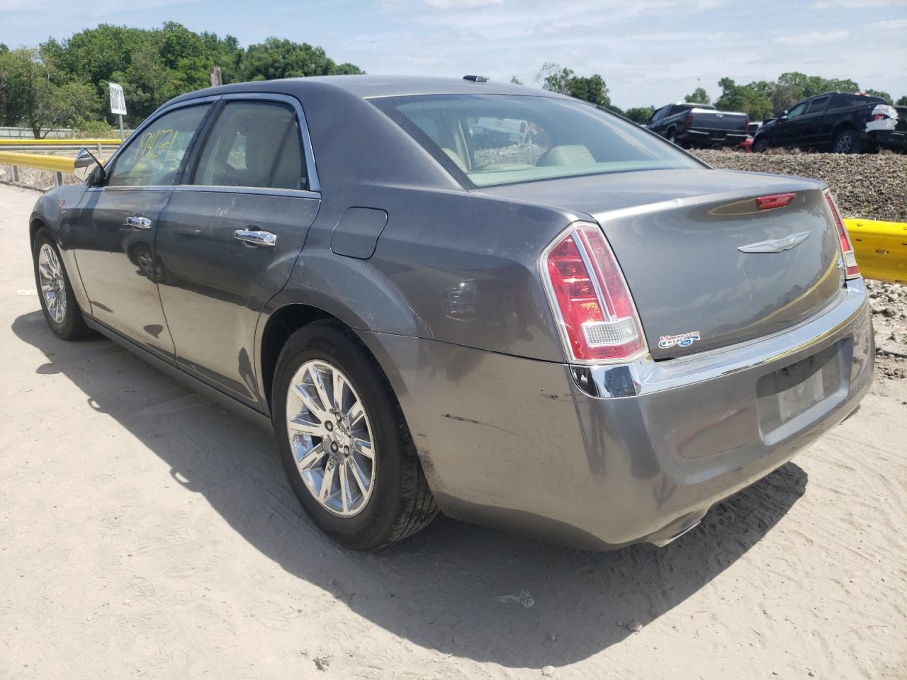 Photo 3 from auction – 2012 CHRYSLER 300C with VIN 2C3CCAETXCH242571
