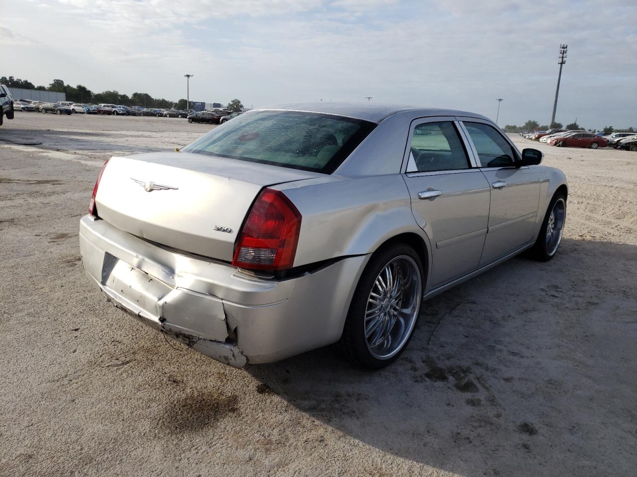 Photo 4 from auction – 2006 CHRYSLER 300 with VIN 2C3KA43R06H216253