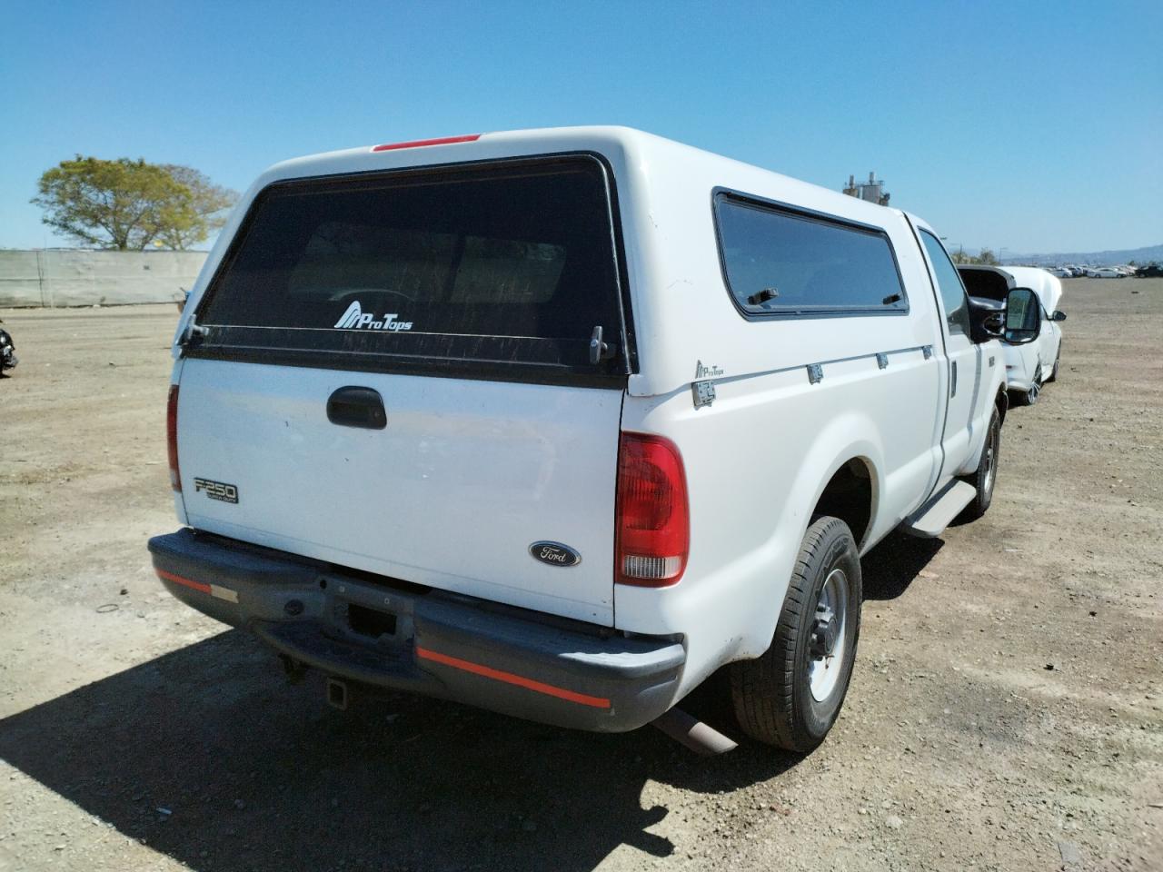 Foto 4 de la subasta – 2004 FORD F250 SUPER con VIN 1FTNF20L44EC87717