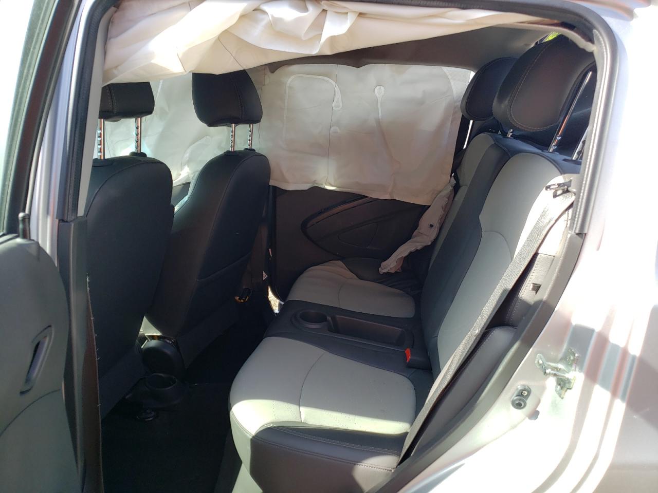 Photo 6 from auction – 2015 CHEVROLET SPARK 2LT with VIN KL8CF6S91FC712950