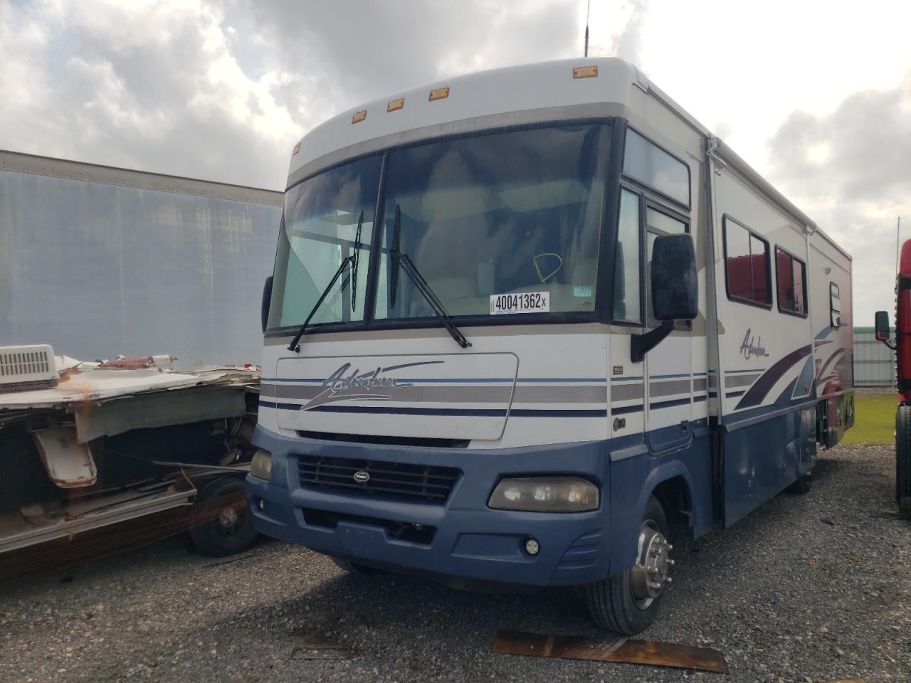 Photo 2 from auction – 2003 WINNEBAGO MOTORHOME with VIN 5B4MP67G733367411