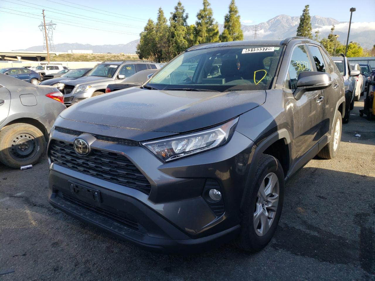 Photo 2 from auction – 2020 TOYOTA RAV4 XLE with VIN 2T3P1RFV9LC090169