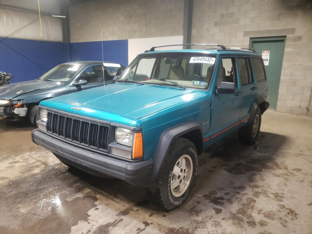 Photo 2 from auction – 1995 JEEP CHEROKEE S with VIN 1J4FJ68S6SL560259