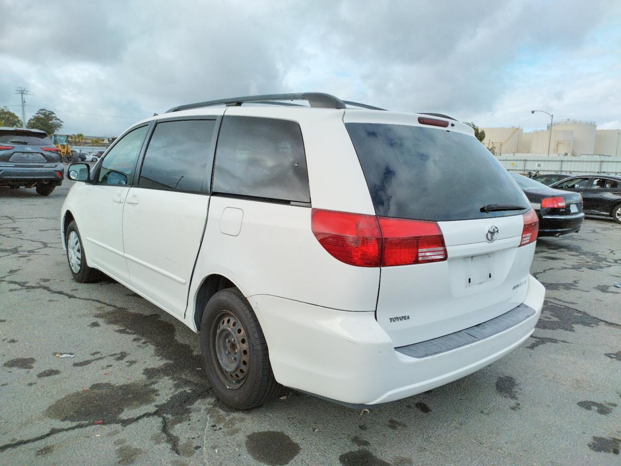 Photo 3 from auction – 2004 TOYOTA SIENNA CE with VIN 5TDZA23C44S198705