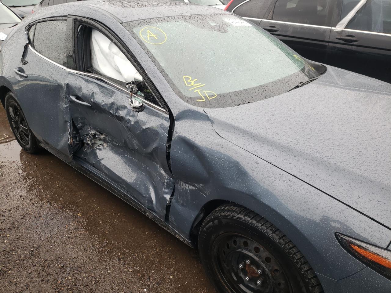 Photo 9 from auction – 2021 MAZDA 3 PREMIUM with VIN JM1BPBML8M1300311