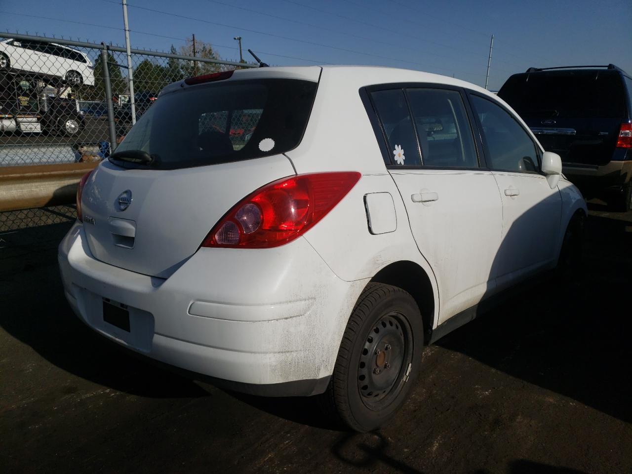 Photo 4 from auction – 2009 NISSAN VERSA S with VIN 3N1BC13E79L443570