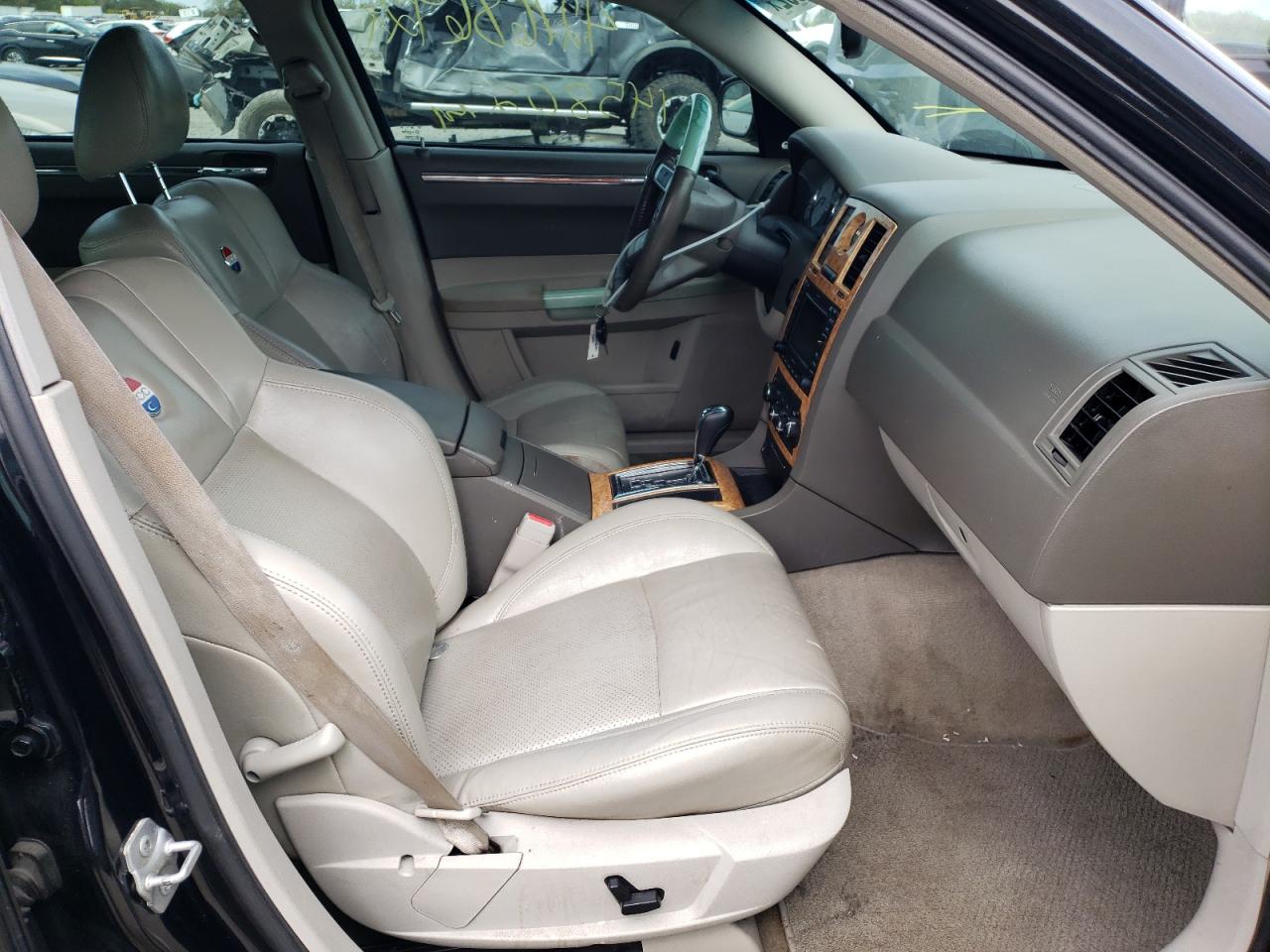 Photo 5 from auction – 2007 CHRYSLER 300C with VIN 2C3LA63H07H802458