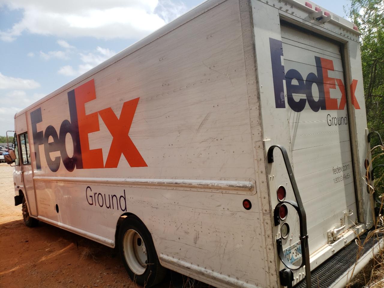 Photo 3 from auction – 2008 FREIGHTLINER CHASSIS M with VIN 4UZAARDUX8CZ58460