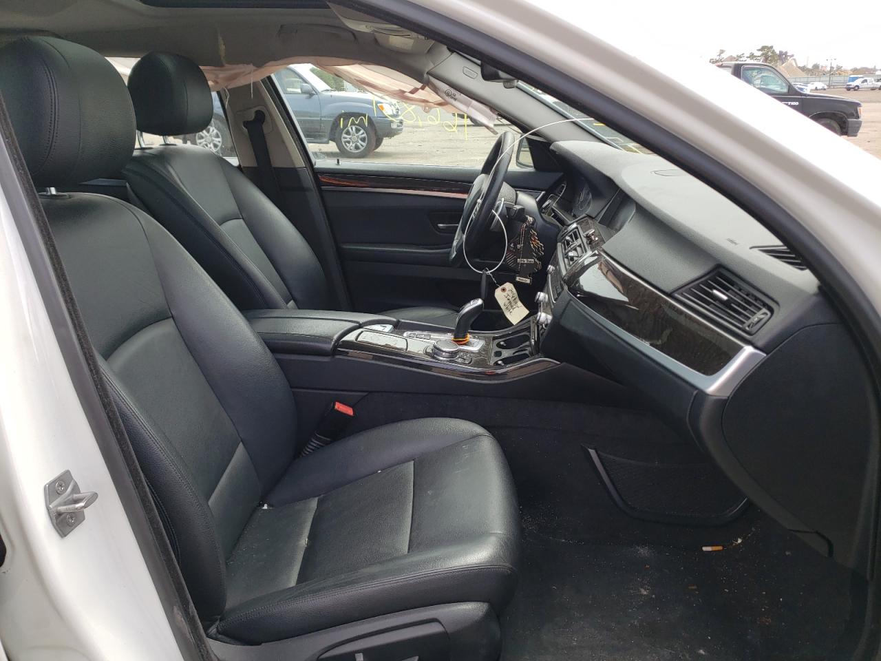 Photo 5 from auction – 2016 BMW 535 XI with VIN WBA5B3C53GD549782