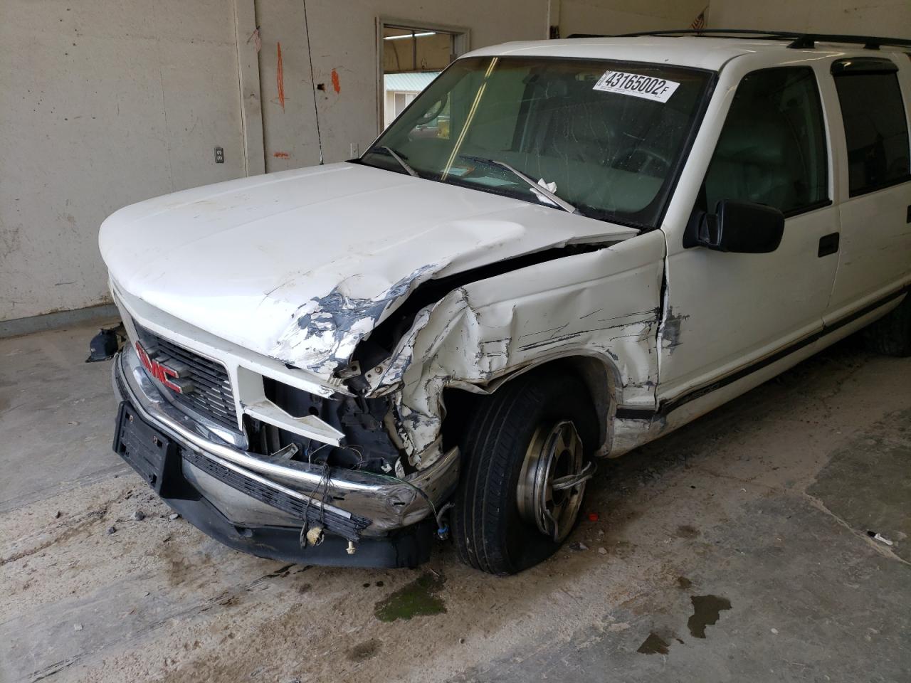Photo 9 from auction – 1997 GMC SUBURBAN C with VIN 3GKEC16R4VG527488