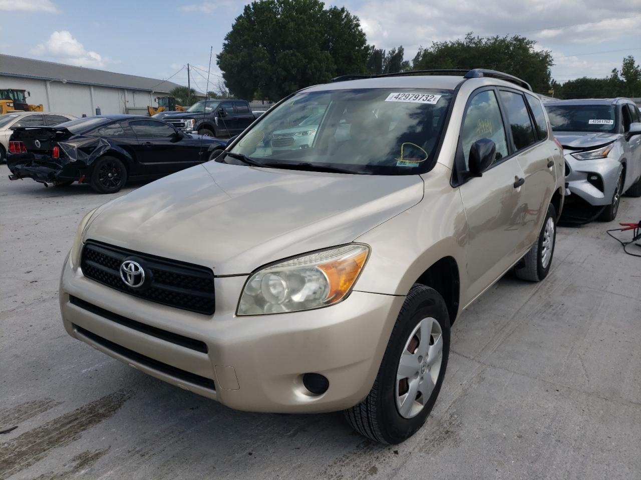 Photo 2 from auction – 2007 TOYOTA RAV4 with VIN JTMZD33V876046476