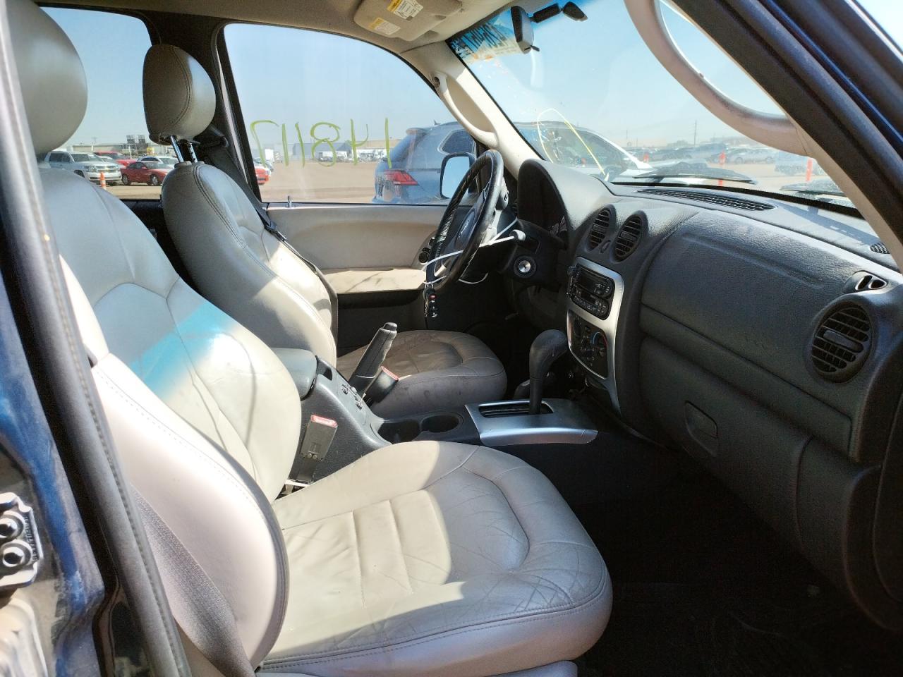 Photo 5 from auction – 2002 JEEP LIBERTY LI with VIN 1J4GL58K12W215146