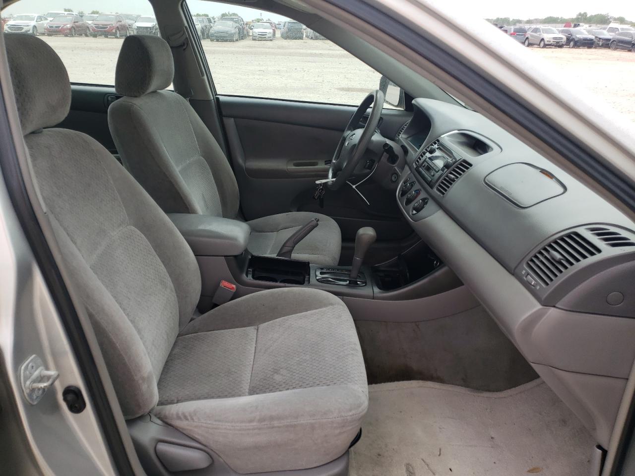 Photo 5 from auction – 2003 TOYOTA CAMRY LE with VIN 4T1BE32K53U751372