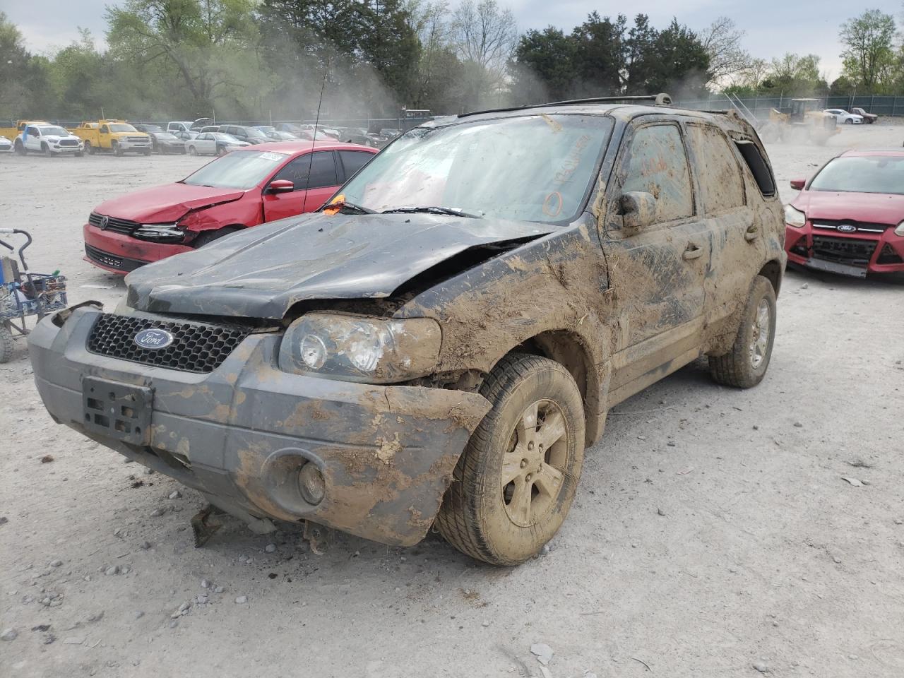 Photo 2 from auction – 2005 FORD ESCAPE XLT with VIN 1FMYU93165DA15050
