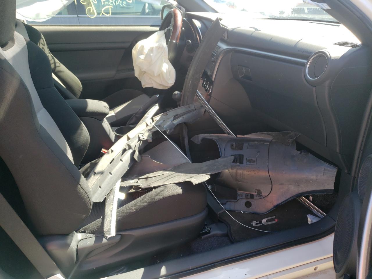 Photo 5 from auction – 2015 TOYOTA SCION TC with VIN JTKJF5C72F3089112