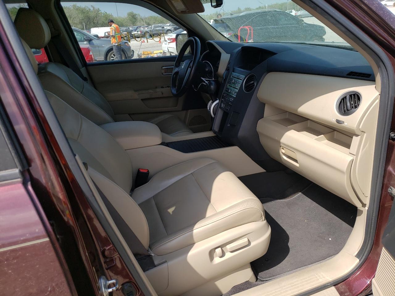 Photo 5 from auction – 2011 HONDA PILOT EXL with VIN 5FNYF3H69BB045986