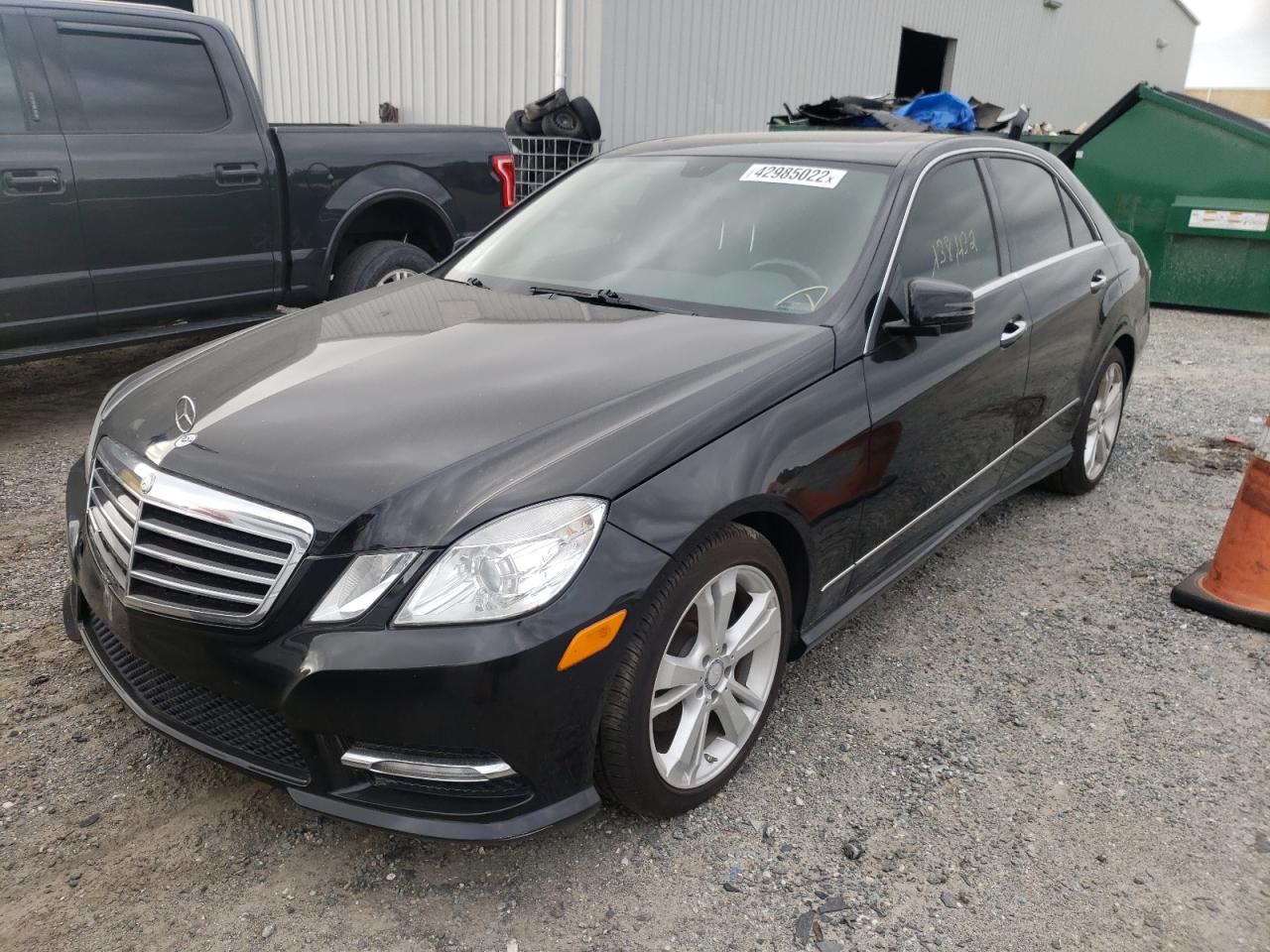 Photo 2 from auction – 2013 MERCEDES-BENZ E 350 with VIN WDDHF5KB1DA682003