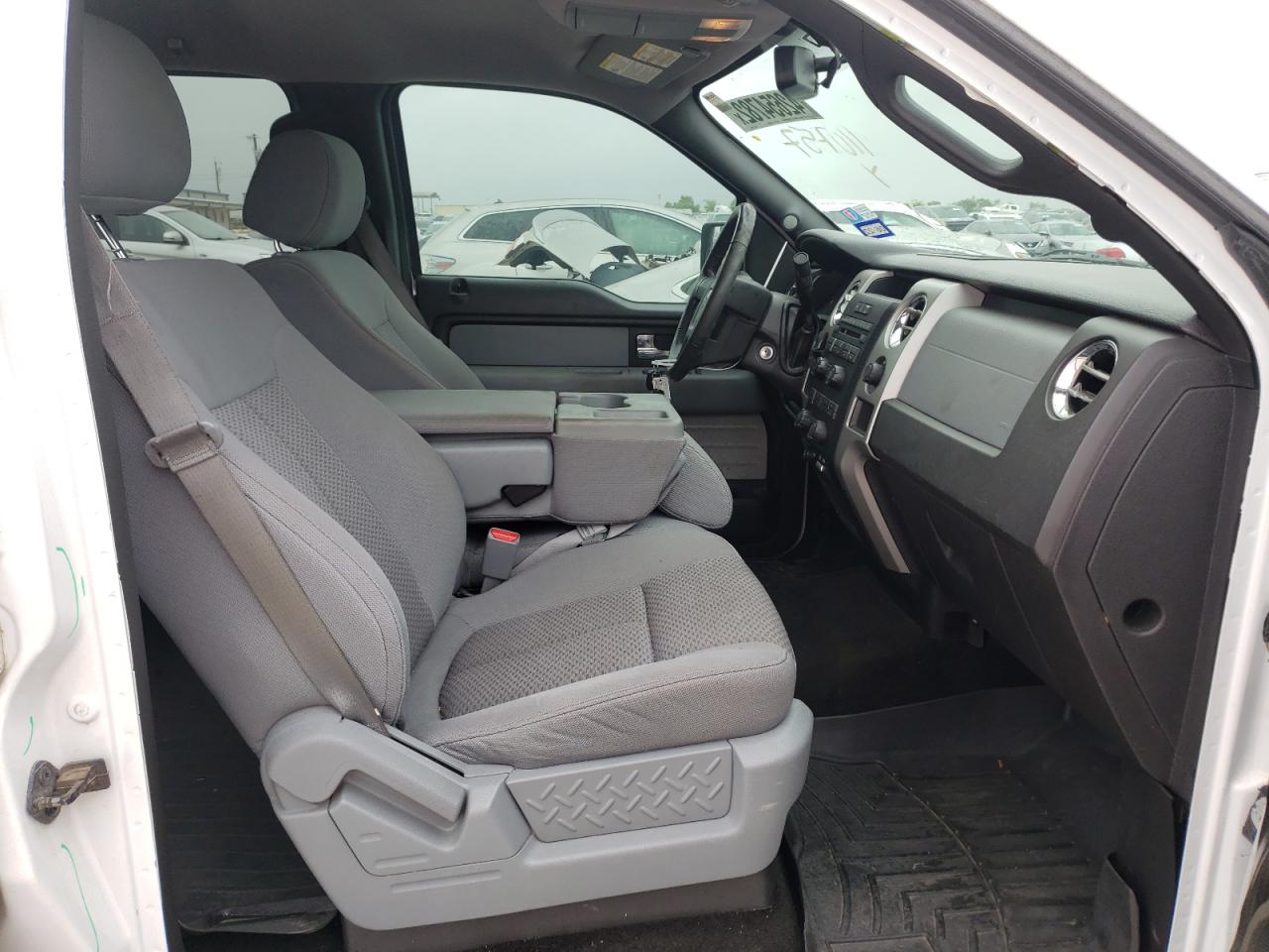 Photo 5 from auction – 2012 FORD F150 SUPER with VIN 1FTFW1CF2CFC40182