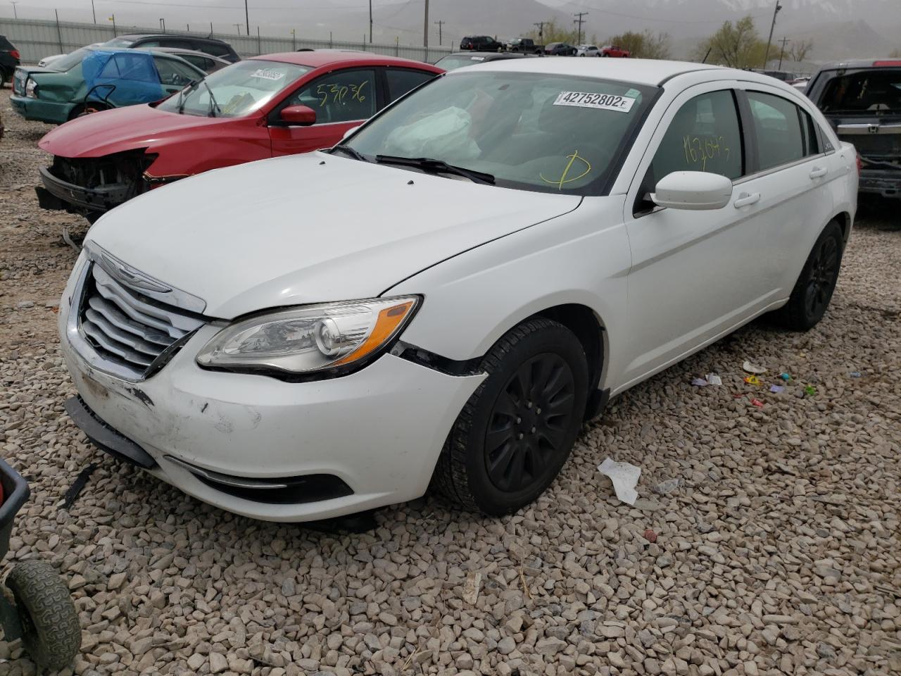 Photo 2 from auction – 2014 CHRYSLER 200 LX with VIN 1C3CCBABXEN205601