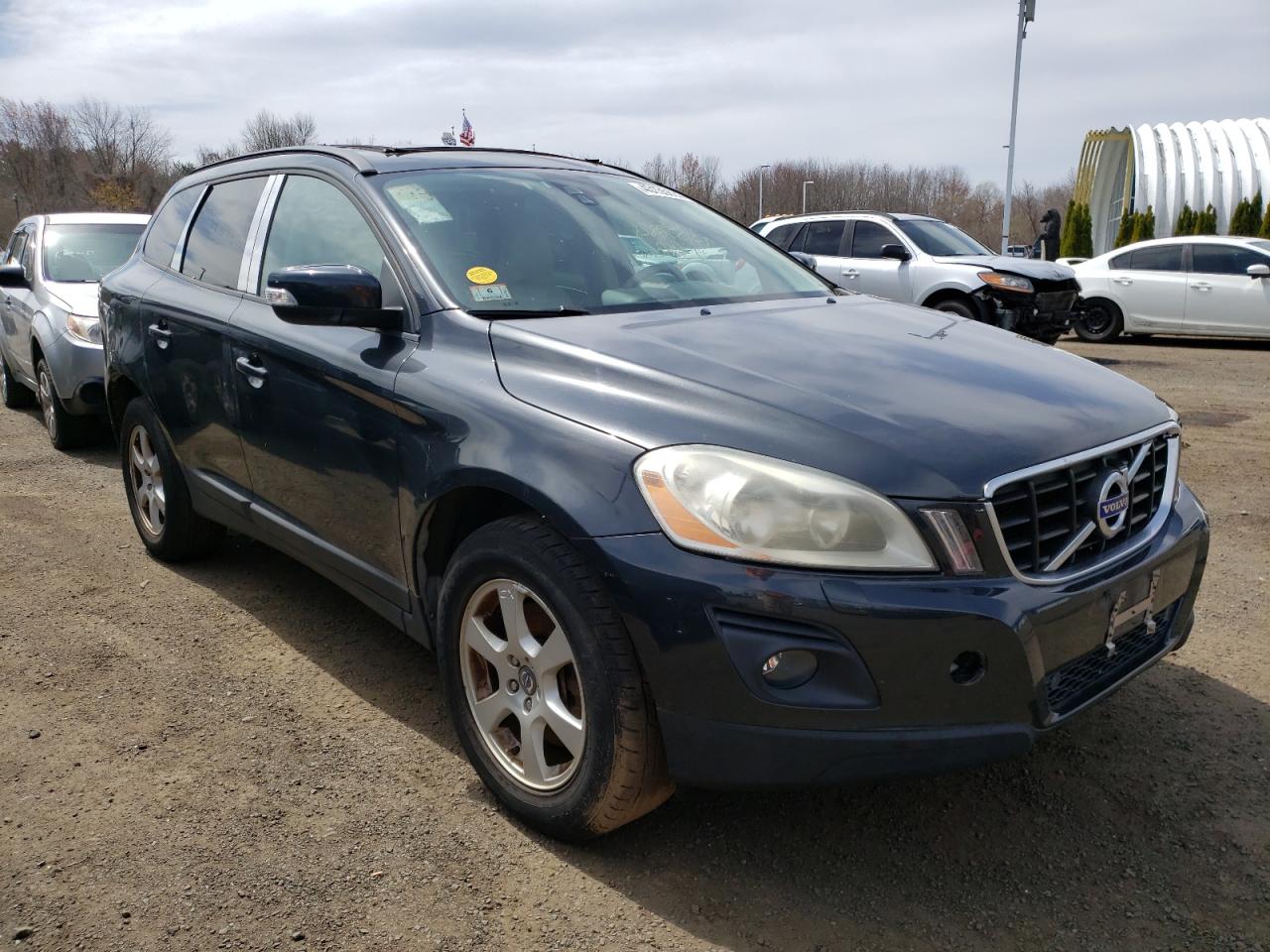 VOLVO XC60 2010 with VIN YV4982DLXA2121430 - Photo from auction
