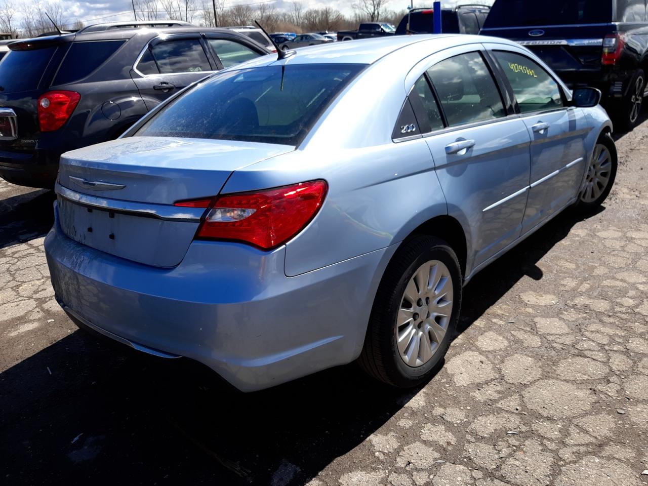 Photo 4 from auction – 2013 CHRYSLER 200 LX with VIN 1C3CCBAG4DN646490