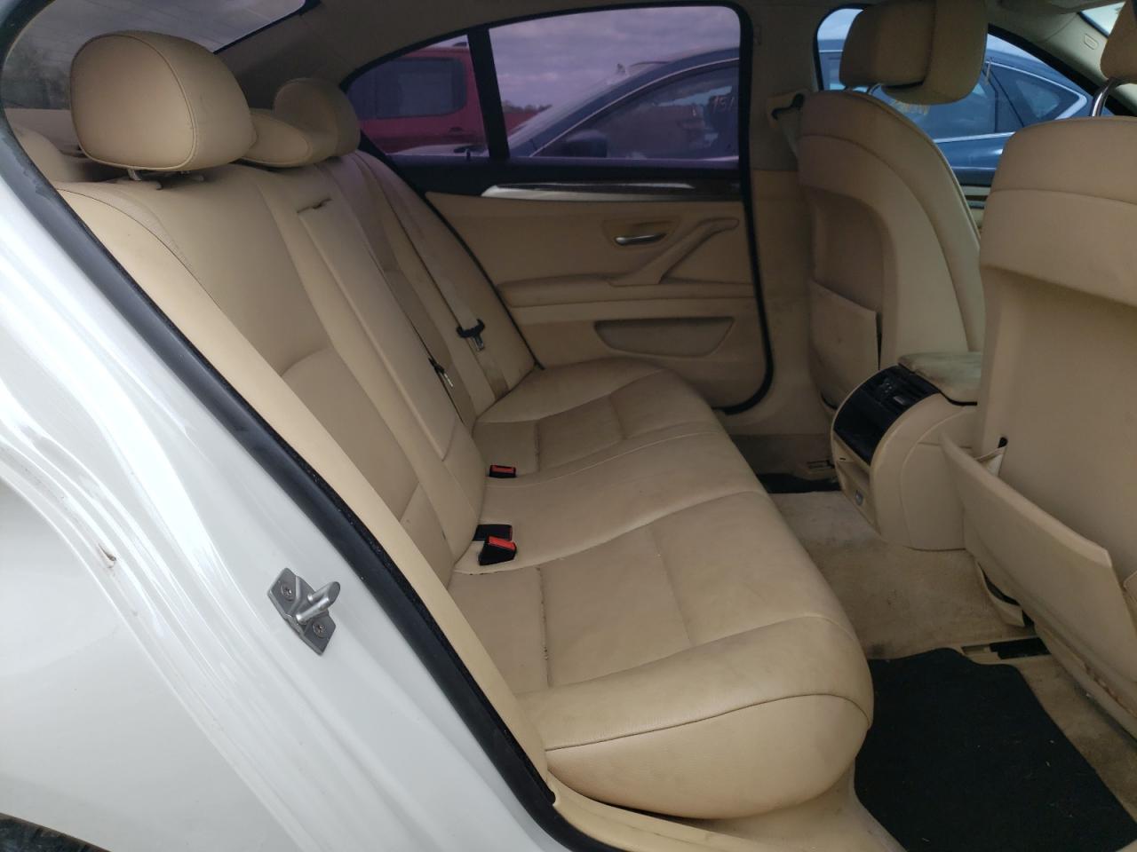 Photo 6 from auction – 2011 BMW 528 I with VIN WBAFR1C53BC741965