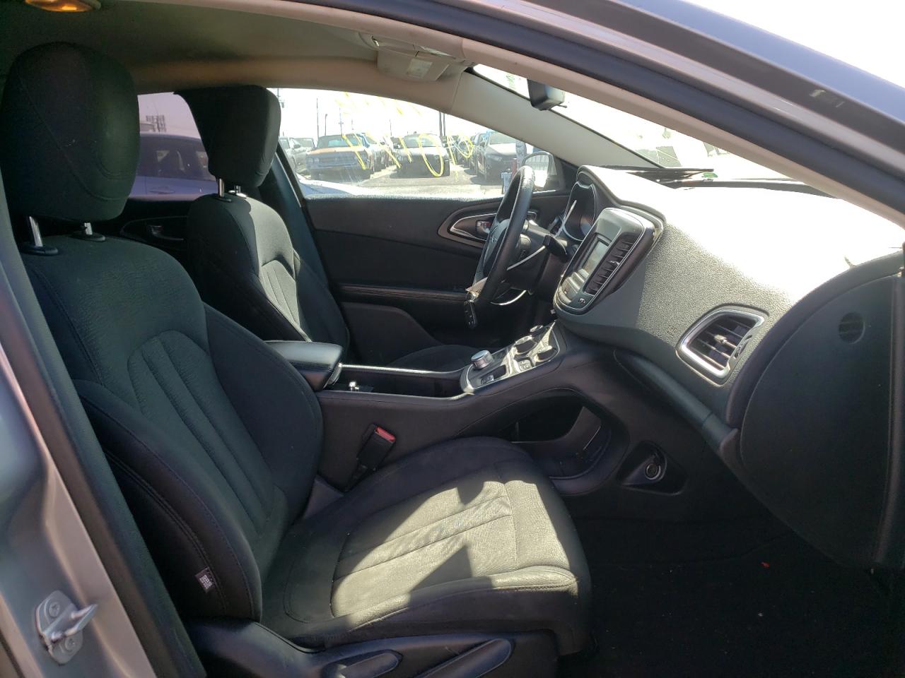 Photo 5 from auction – 2016 CHRYSLER 200 LIMITE with VIN 1C3CCCAB2GN175860