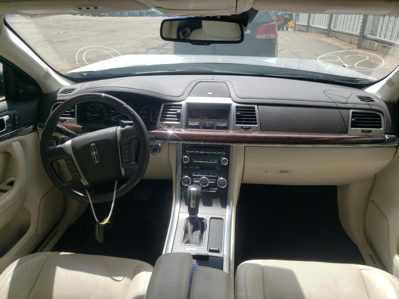 Photo 9 from auction – 2011 LINCOLN MKS with VIN 1LNHL9DR3BG610388