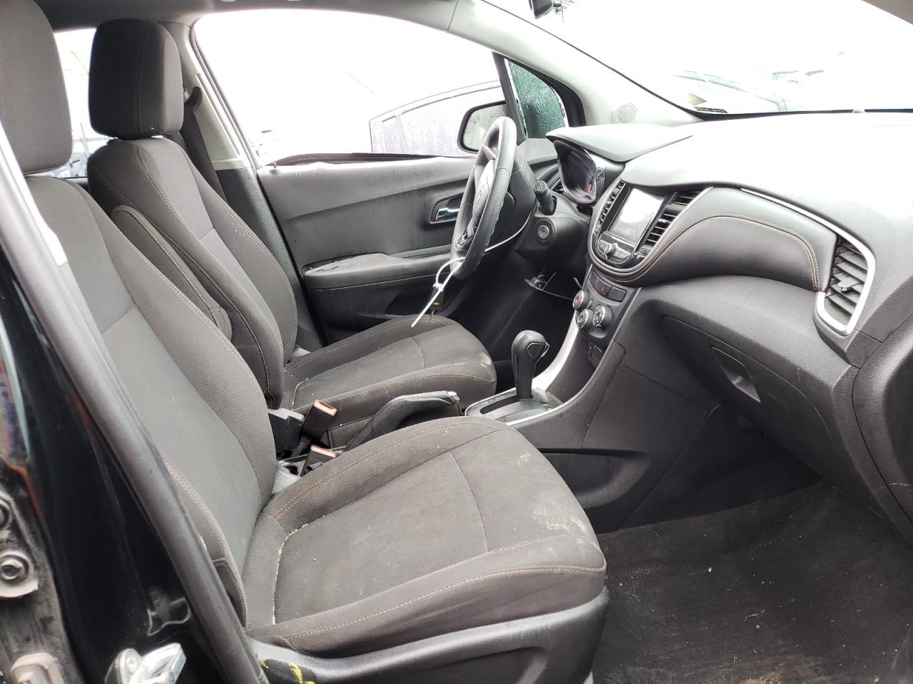 Photo 5 from auction – 2017 CHEVROLET TRAX LS with VIN 3GNCJKSB6HL283112