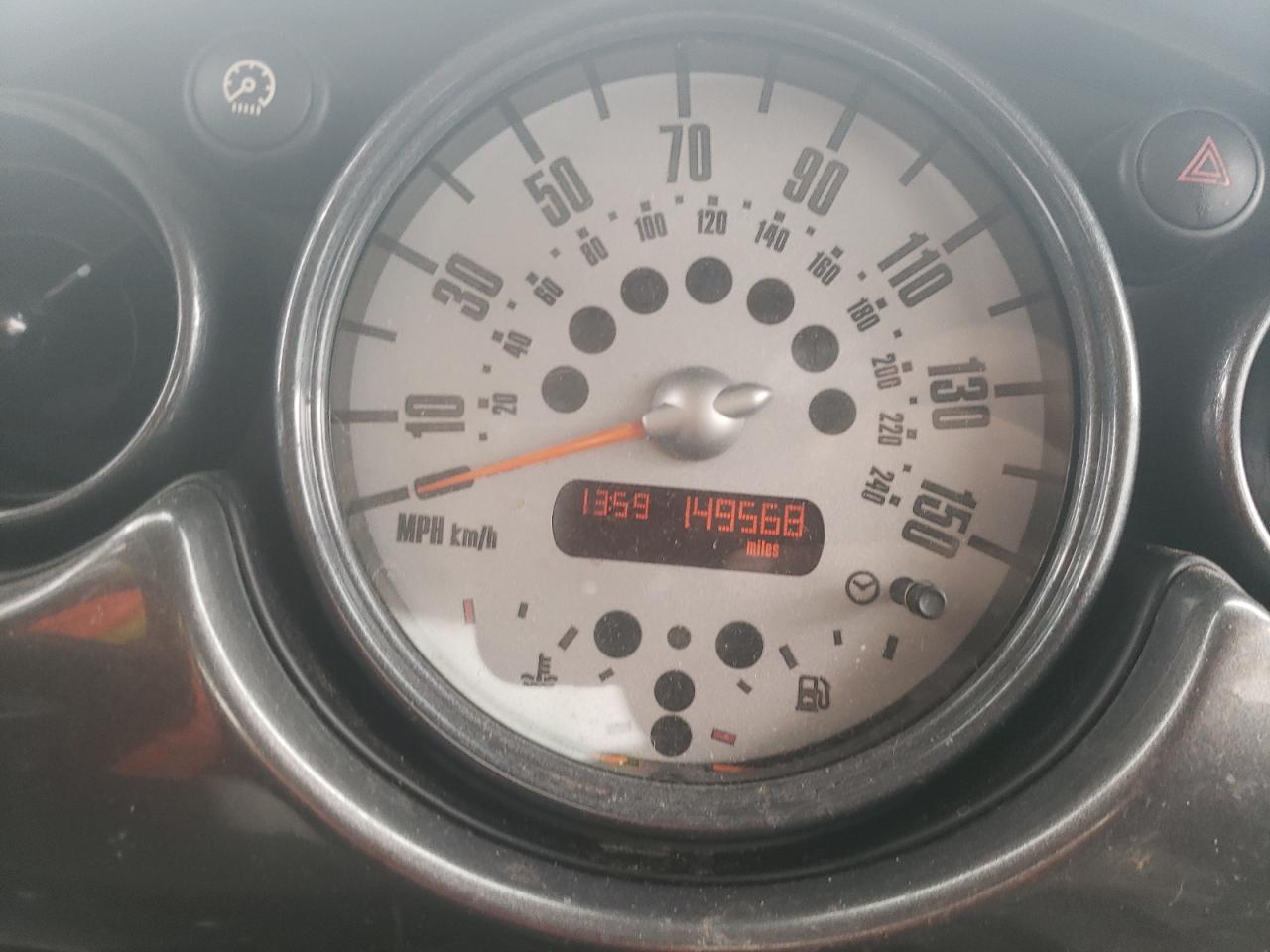 Photo 8 from auction – 2006 MINI COOPER S with VIN WMWRE33586TL22505