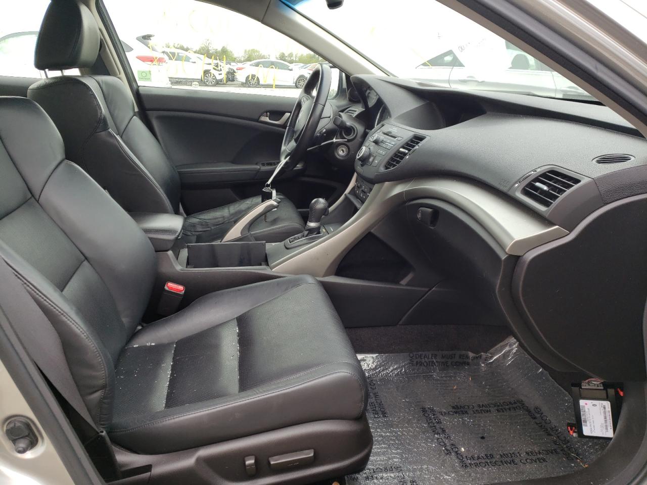 Photo 5 from auction – 2010 ACURA TSX with VIN JH4CU2F62AC024615