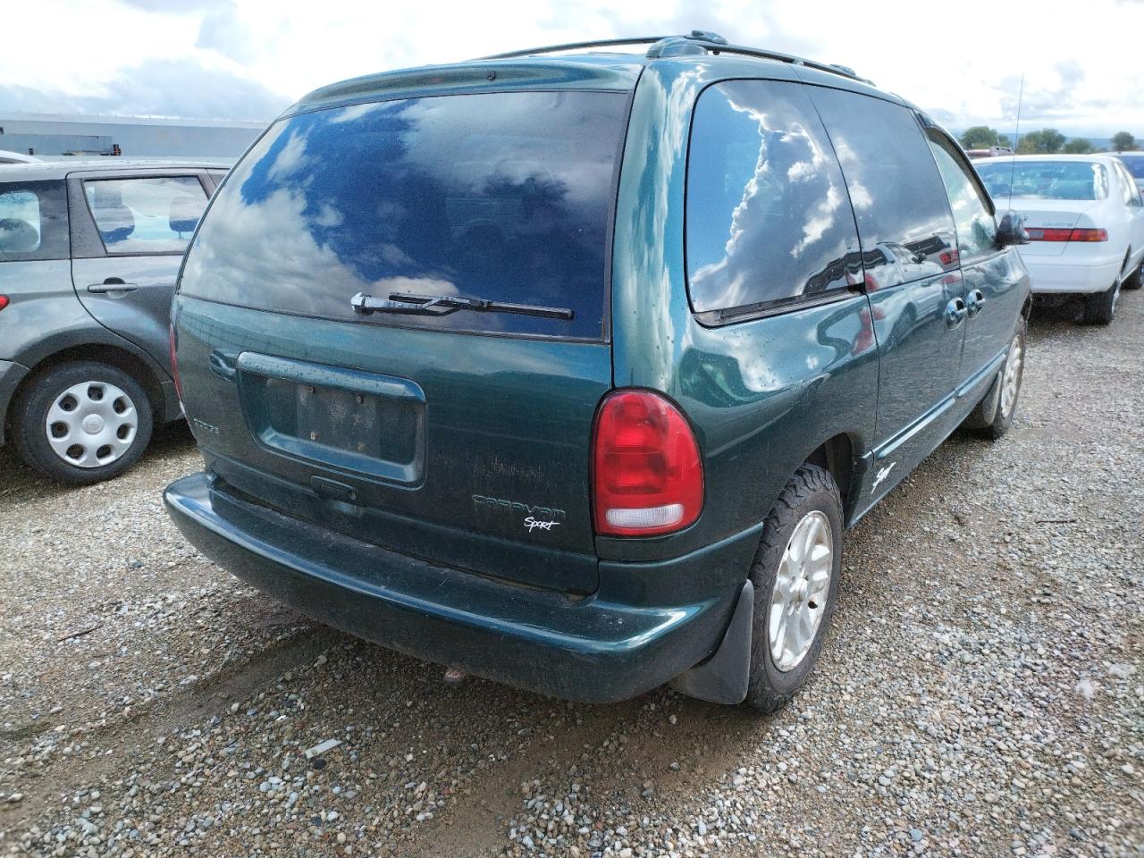 Photo 4 from auction – 1997 DODGE CARAVAN SE with VIN 2B4GP45R5VR194981