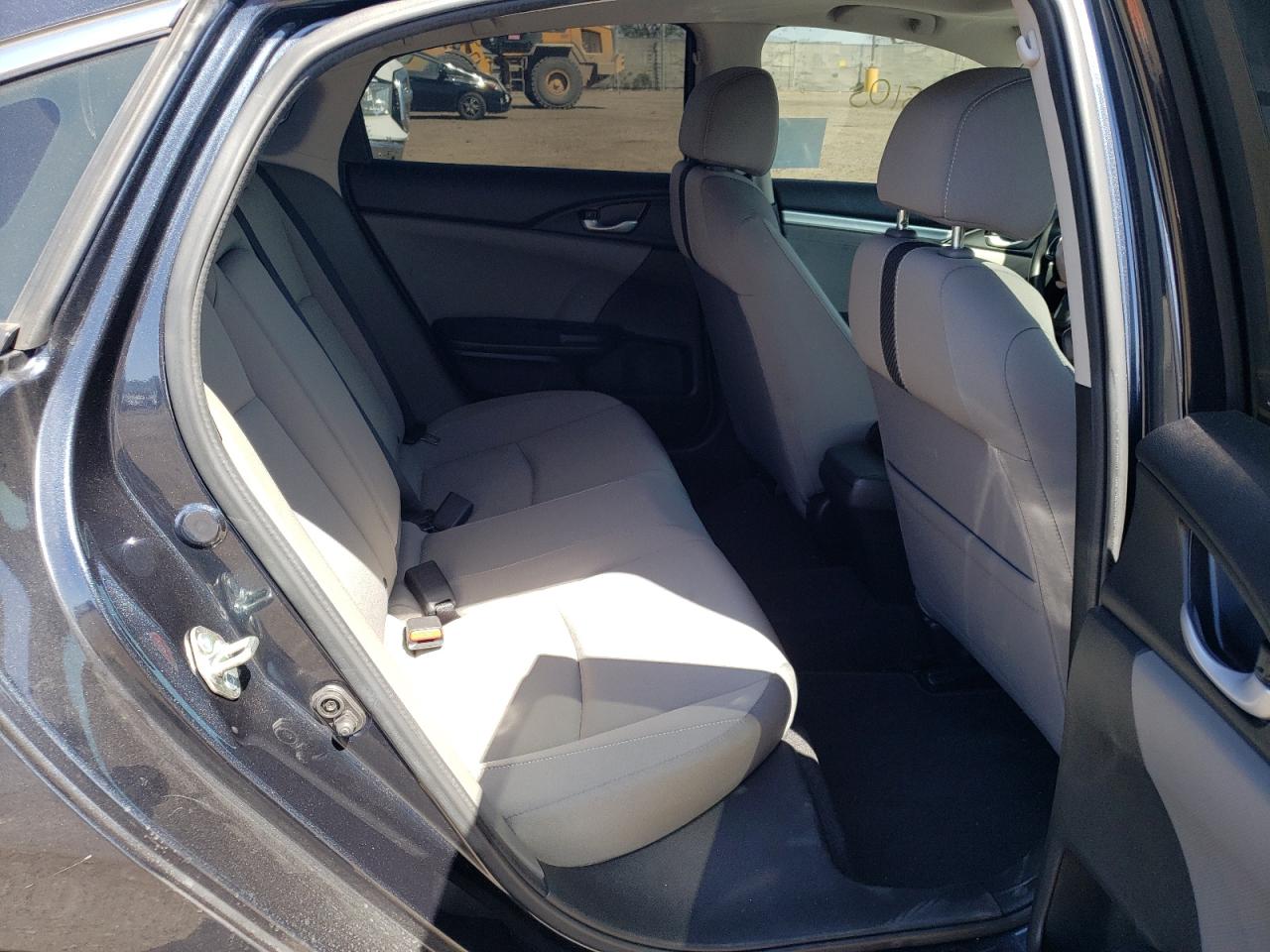 Photo 6 from auction – 2017 HONDA CIVIC EX with VIN 2HGFC2F74HH541319