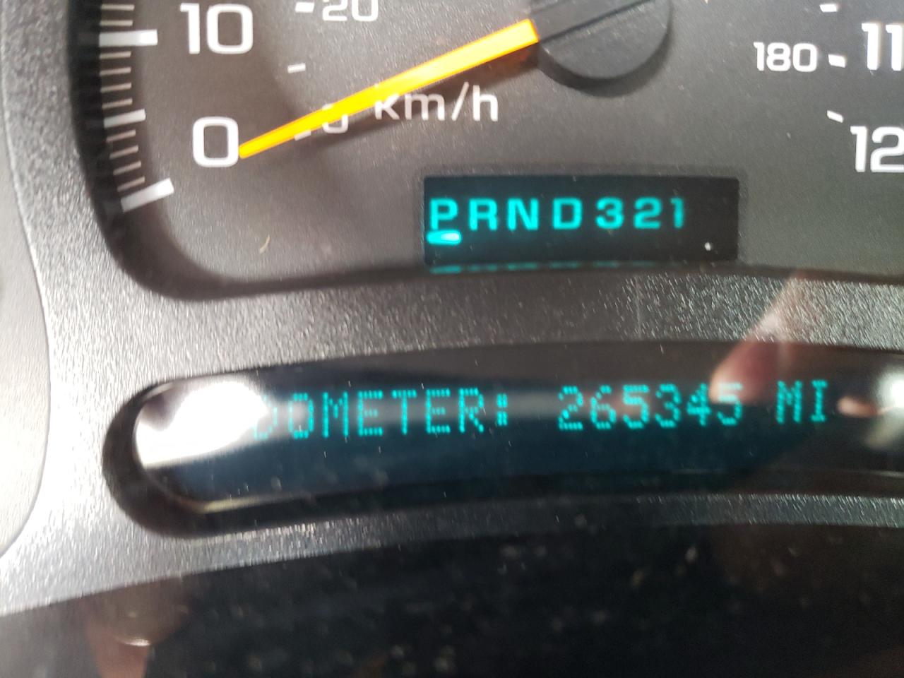 Photo 8 from auction – 2004 GMC YUKON with VIN 1GKEC13Z64J325401