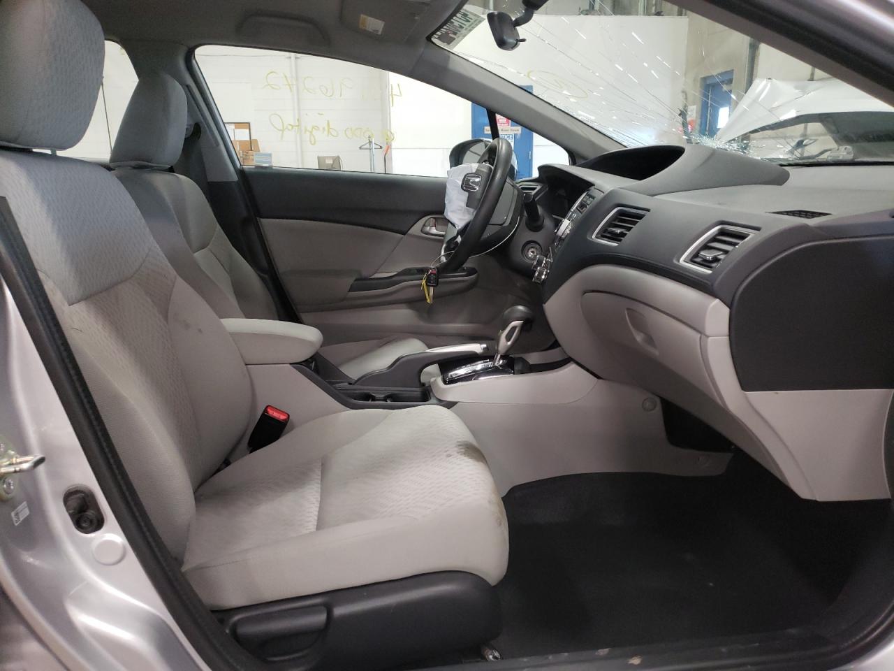 Photo 5 from auction – 2014 HONDA CIVIC LX with VIN 19XFB2F52EE039237