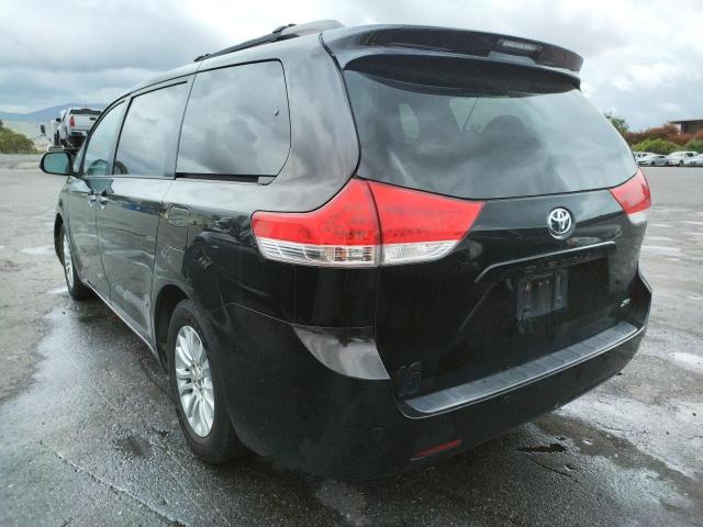 Photo 3 from auction – 2013 TOYOTA SIENNA XLE with VIN 5TDYK3DC5DS400593