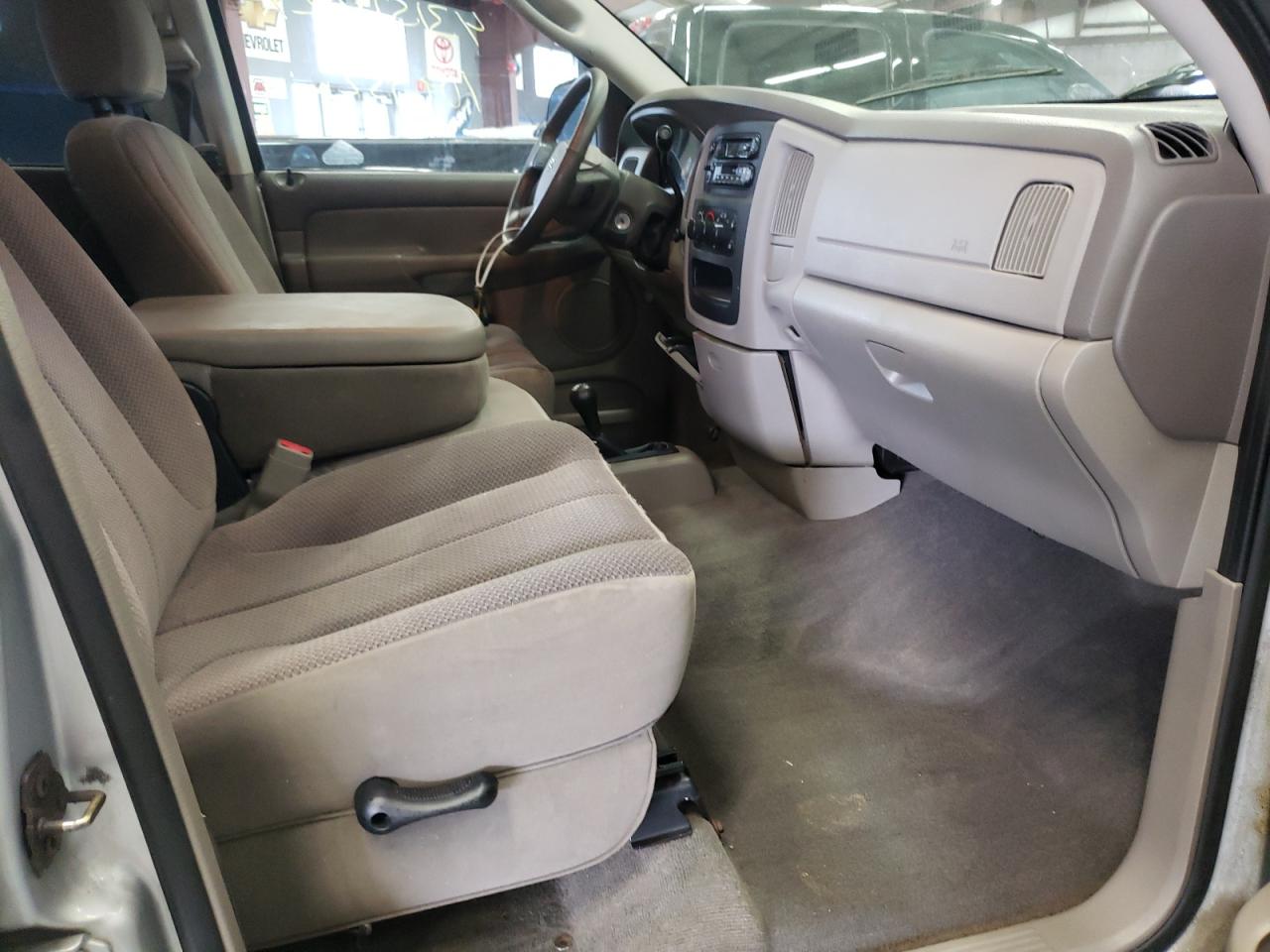 Photo 5 from auction – 2004 DODGE RAM 1500 S with VIN 1D7HU18DX4J182073