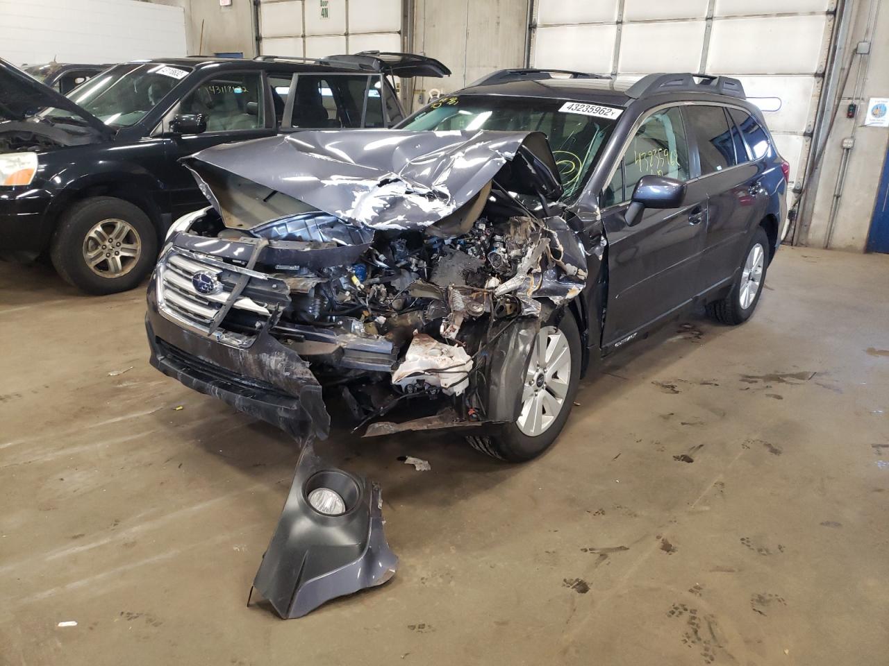 Photo 2 from auction – 2015 SUBARU OUTBACK with VIN 4S4BSBCC6F3300083
