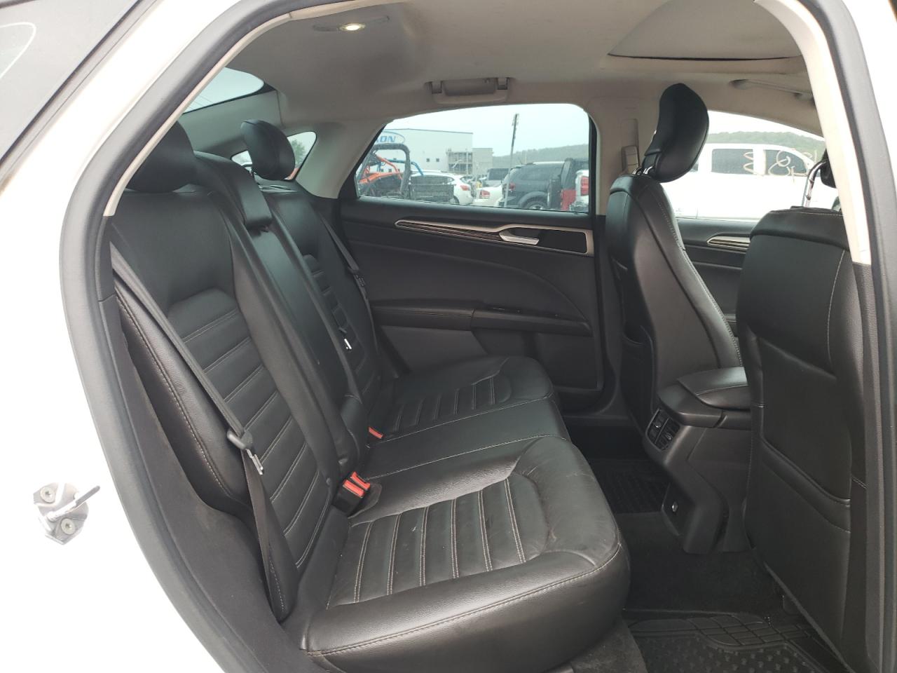 Photo 6 from auction – 2013 FORD FUSION SE with VIN 3FA6P0HR2DR243359