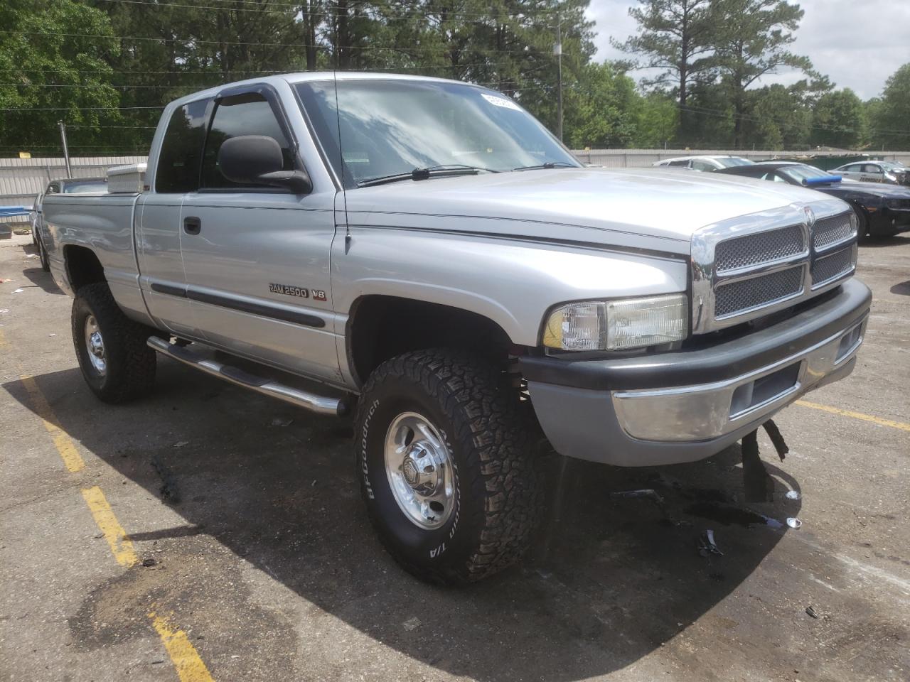 DODGE RAM 2500 2001 مع رقم تعريف المركبة 1B7KF23Z11J547304 - صورة من المزاد